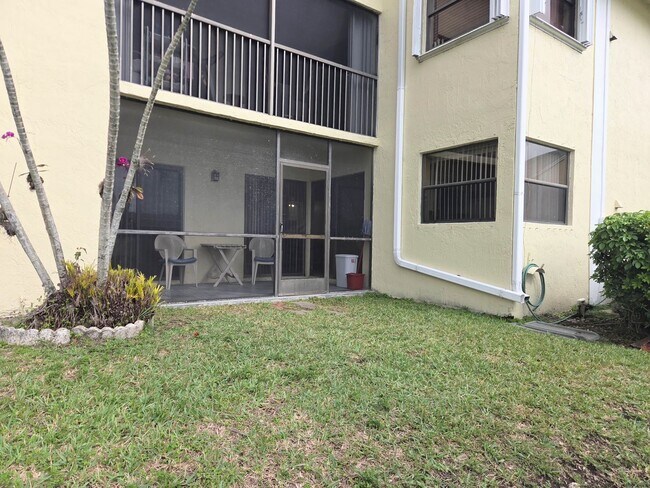 Building Photo - Fully furnished Lake View Condo in Gated Community