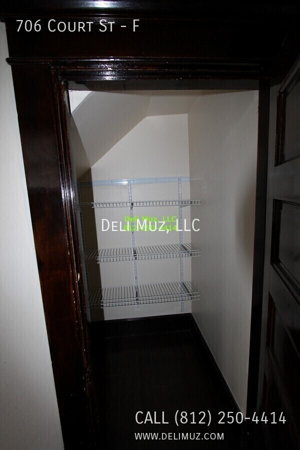 Building Photo - 706 Court St