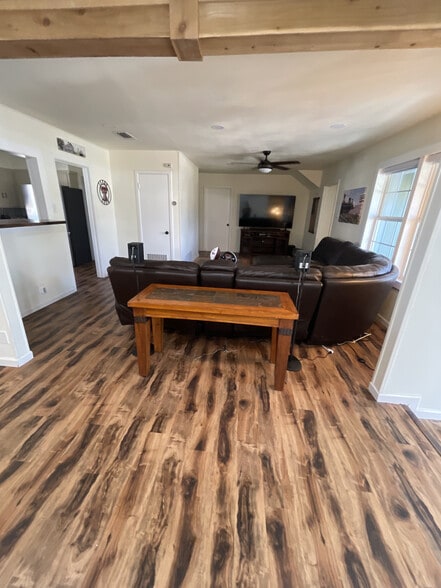 Building Photo - 4609 Elgin Ave