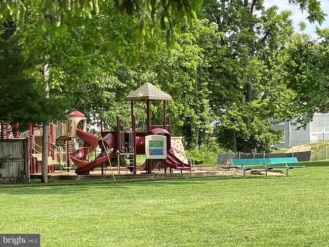 Building Photo - 32 Franklin St