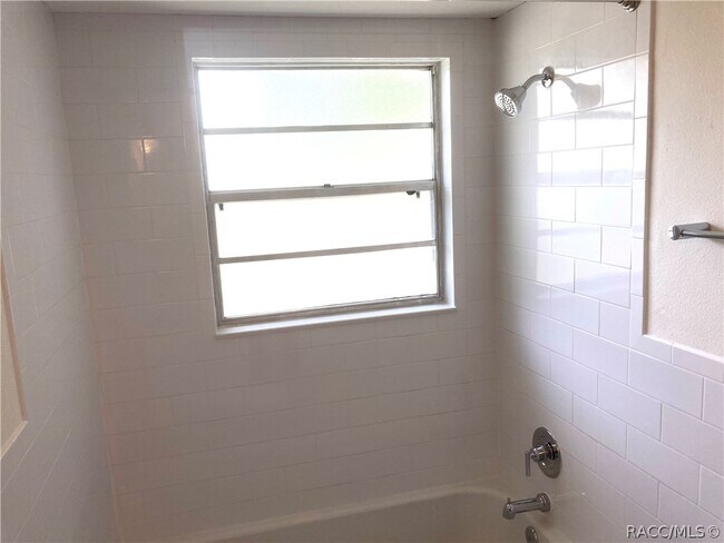 Building Photo - 11499 W Bayshore Dr