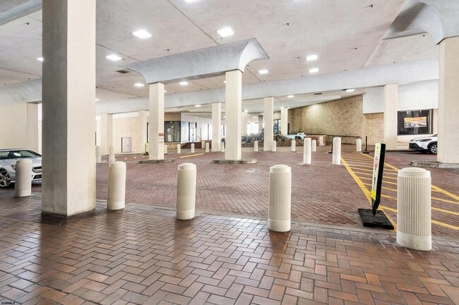 Building Photo - 3101 Boardwalk