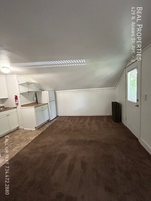 Building Photo - 429 N Adams St