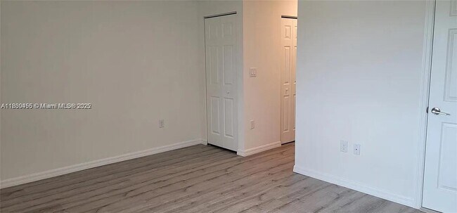 Building Photo - 4756 SW 63rd Terrace