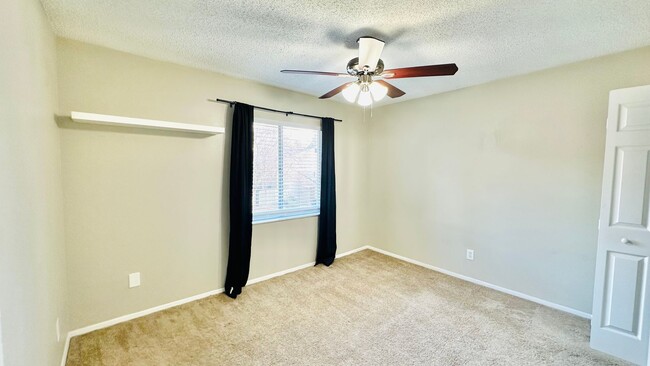 Building Photo - 2 bedroom 2 bath Condo in Temple Terrace a...