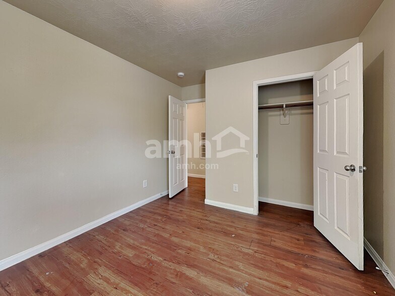 Building Photo - 2618 Bammelwood Dr
