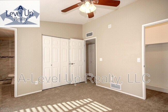 Building Photo - 7532 N Rasmussen Ave