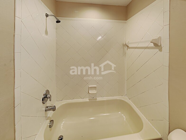 Building Photo - 1644 Mira Lago Cir