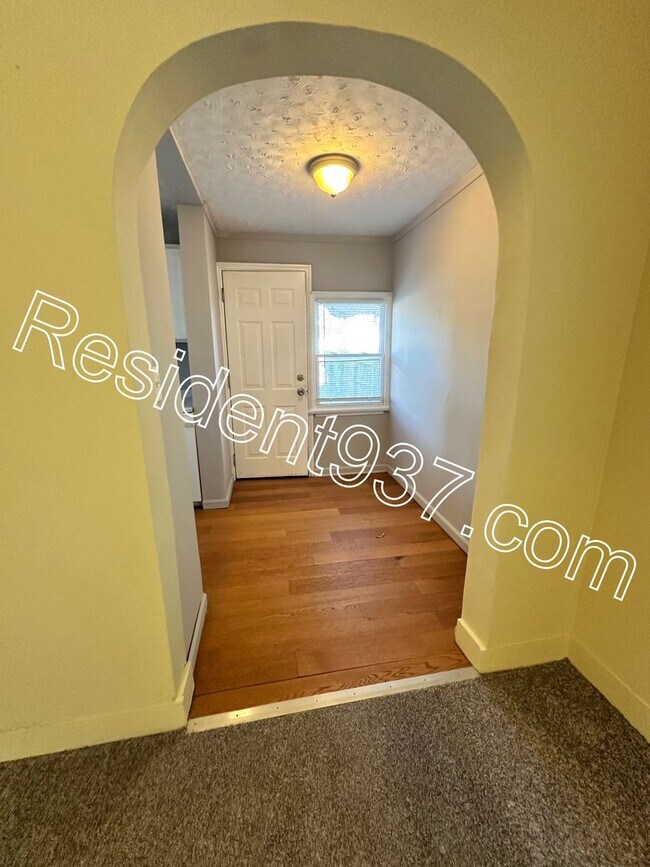 Building Photo - 2 Bed 2 Bath home