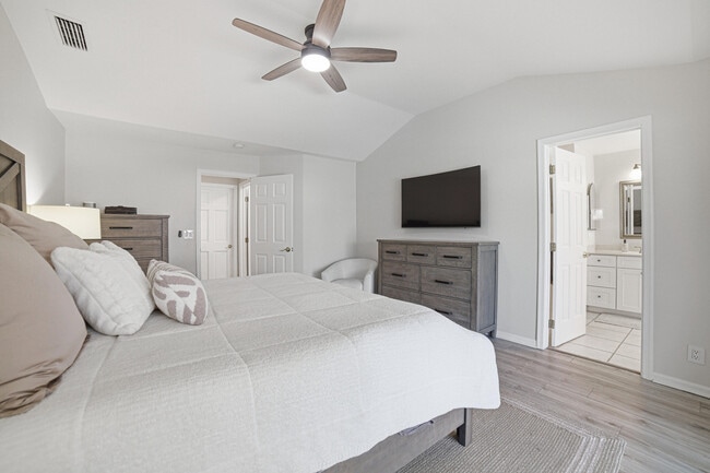 Building Photo - 2281 SE 11th St