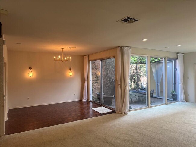 Building Photo - 1526 S Gessner Rd
