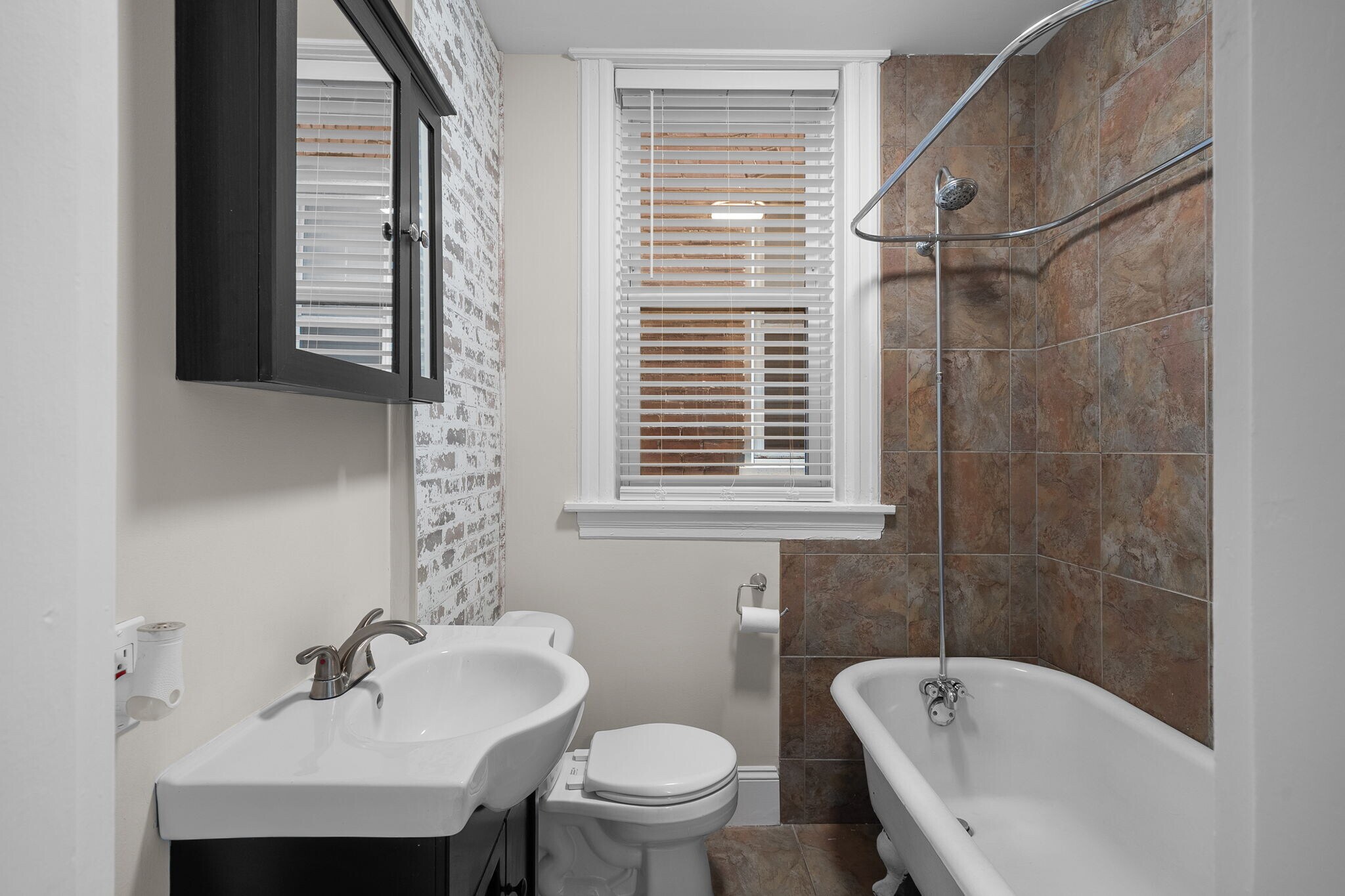 Building Photo - 6227 Victoria Ave