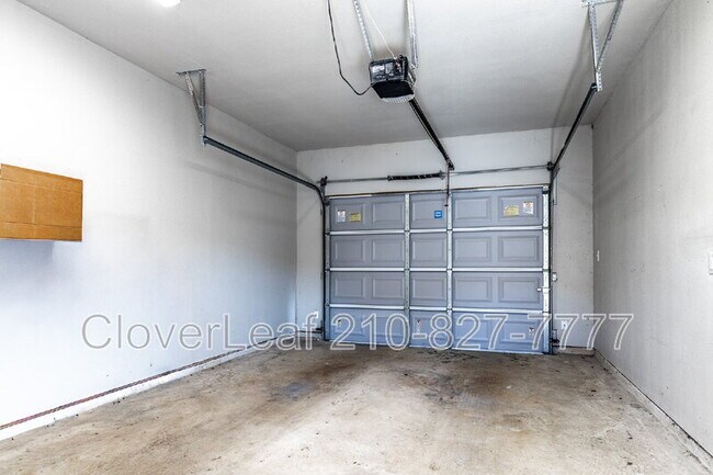 Building Photo - 5707 Midcrown Dr