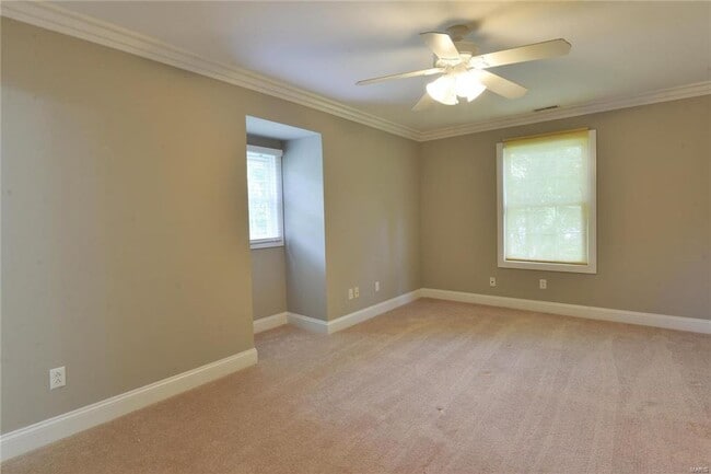 Building Photo - 8940 Ladue Rd