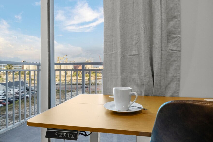 Building Photo - 605 N 12th St