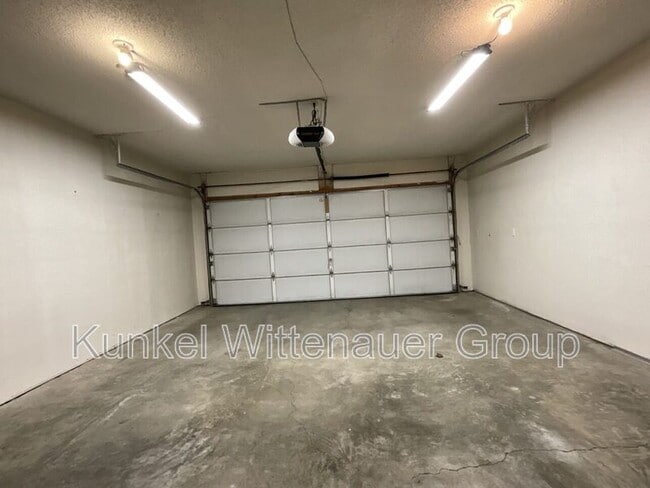 Building Photo - 19 Christine Dr