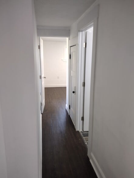 Building Photo - 337 W South St