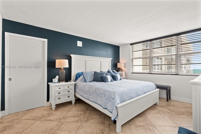 Building Photo - 6917 Collins Ave