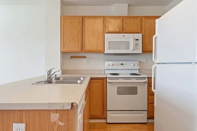 Building Photo - 9905 William Jones Cir