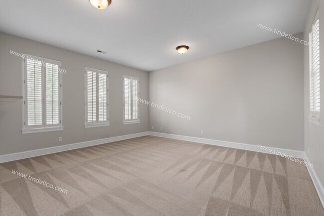 Building Photo - Spacious 3-Bedroom Home with Large Bonus Room & Loft in Bauer Highlands - Landscape Provided!