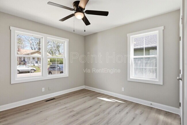 Building Photo - 2406 Kirby Ave