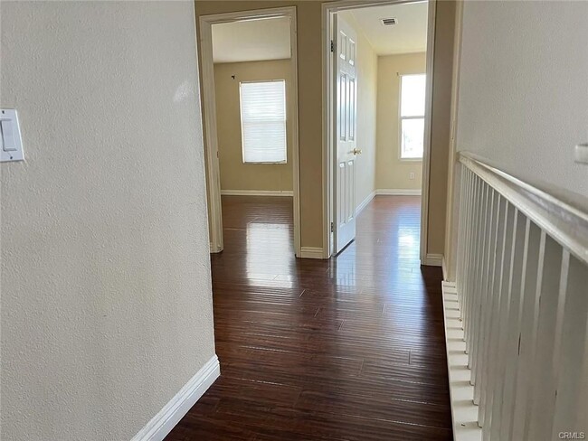 Building Photo - 28379 Hillsdale Ave