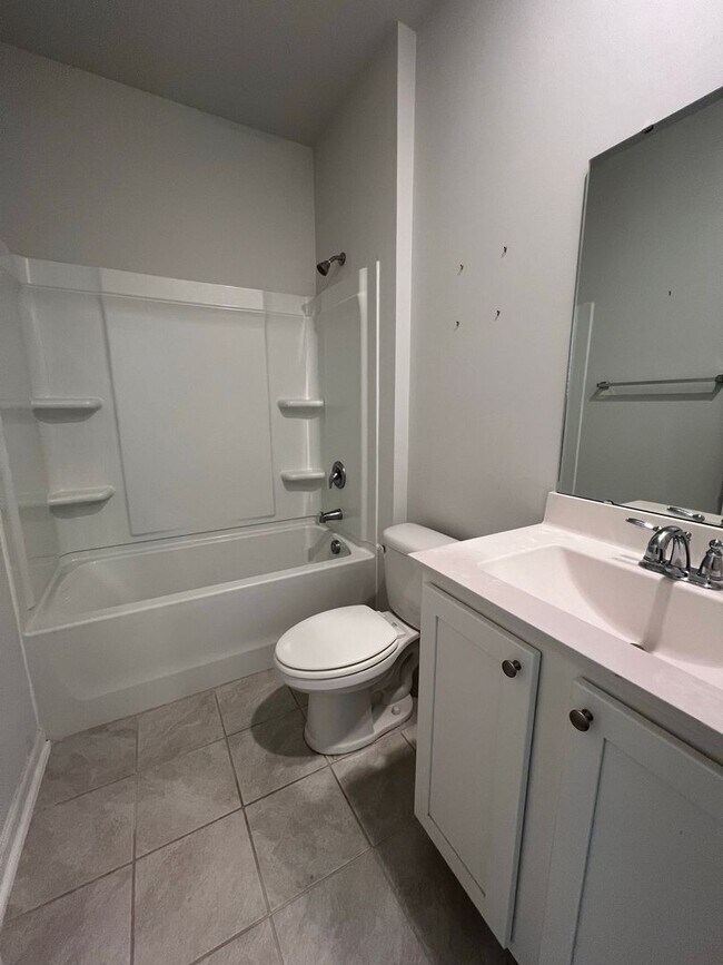 Building Photo - 3BD/ 2BA house in Forestbrook Cove