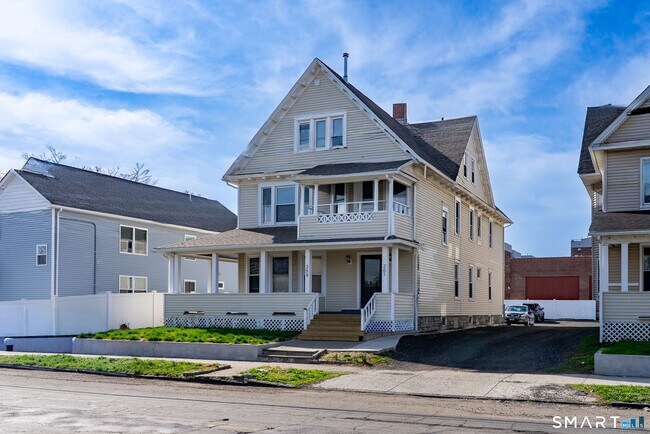 Building Photo - 259 Laurel Ave