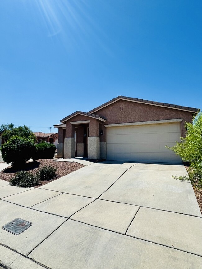 Building Photo - 10258 E Wasp Spring Dr