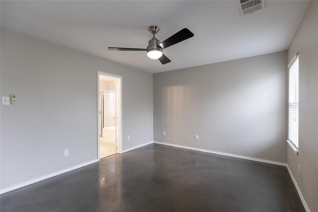 Building Photo - 1701 Golden Sunrise Ln
