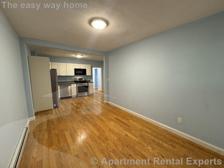 Building Photo - 68 Beacon St