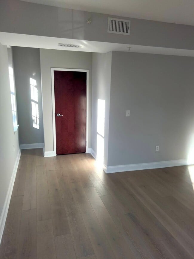 Building Photo - 36 Imlay St