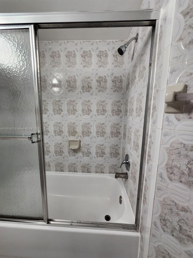 Building Photo - 212 Lake Pointe Dr