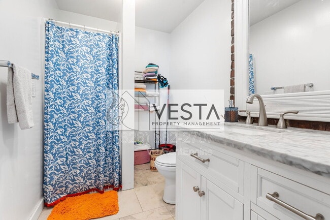 Building Photo - 241 N Main St