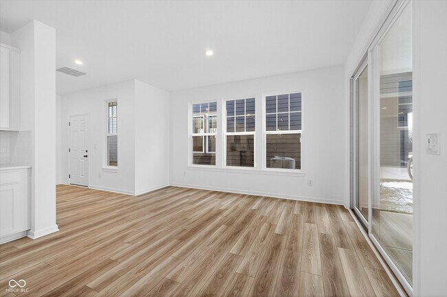 Building Photo - 16067 Meadow Frost Ct