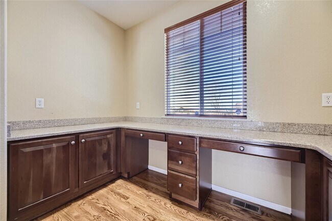 Building Photo - 4 Bedroom Single Family Home For Rent in Highlands Ranch