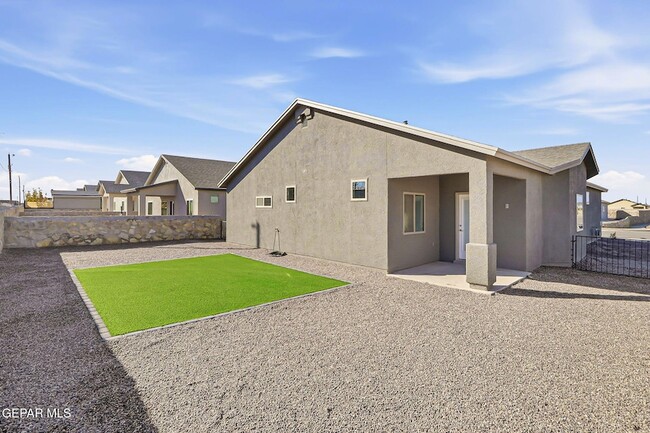 Building Photo - 788 Plains Blackfoot Dr