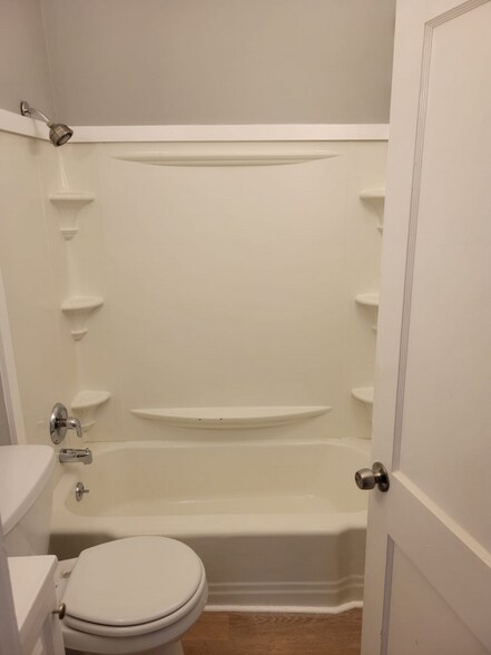 Building Photo - 427 Hanover St