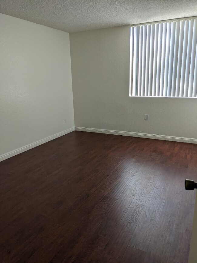 Building Photo - 16881 Hoskins Ln