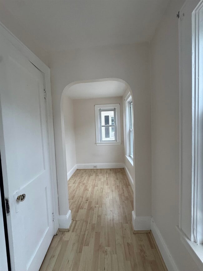 Building Photo - 55 Haig St