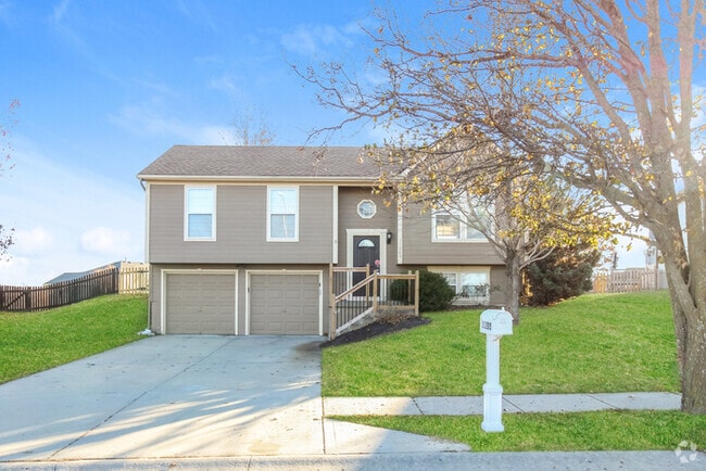 Building Photo - 11205 N Ditman Ave