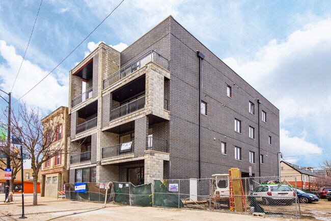 Primary Photo - 2518 W Division St