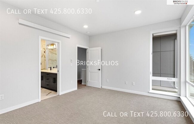 Building Photo - 1212 Harrington Ave NE