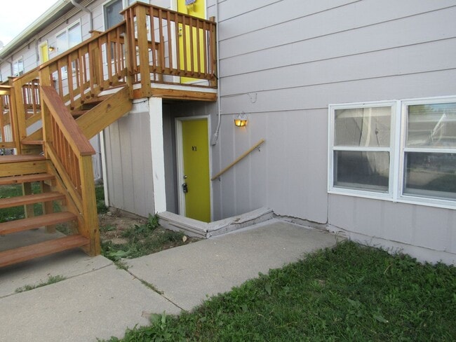 Building Photo - Affordable 2 Bedroom Apartment