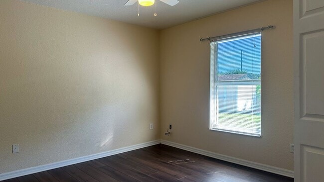 Building Photo - 6944 Rosemont Dr