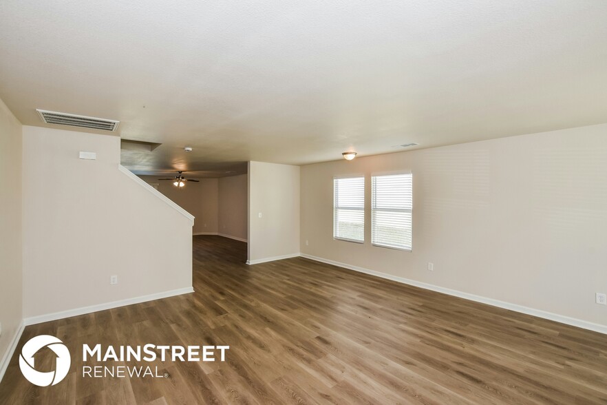 Building Photo - 211 Whitestone Dr NE