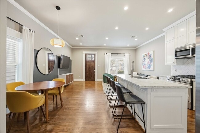 Building Photo - 1006 Enid St