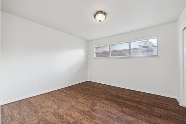 Building Photo - 3310 Longfield Cir