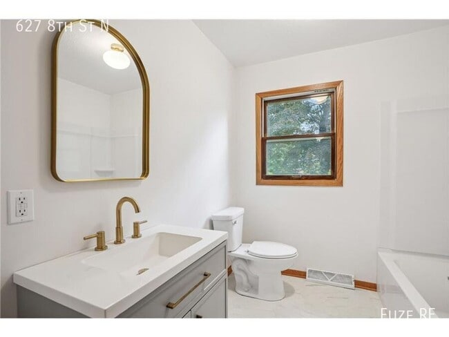 Building Photo - 627 8th St N