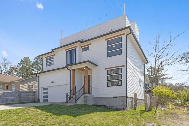Building Photo - 6107 Cowden Ave